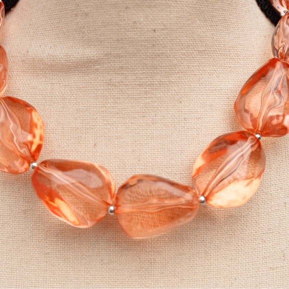 Peach fuzz beaded jewelry set with somewhat transparent Carol for Eva Graham - Picture 4 of 11